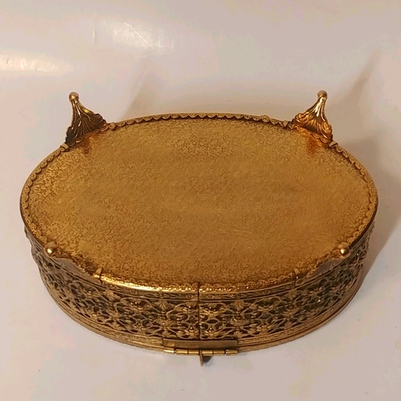 Vtg Stylebuilt 24 kt Gold Ormolu Oval Jewelry Box - Picture 6 of 7